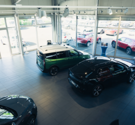 Ford Standort St. Wendel | Jochem Gruppe Ford Standort St. Wendel | Jochem Gruppe | Das Bild zeigt Fahrzeuge im Schauraum.