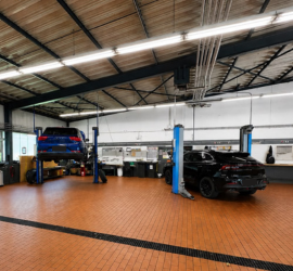 Autohaus AF GmbH | Jochem Gruppe | Neunkirchen Autohaus AF GmbH | Jochem Gruppe | Das Bild zeigt die Werkstatt von innen.